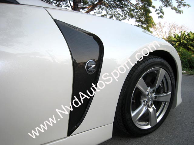 Nissan 370Z carbon fiber vented front fender 