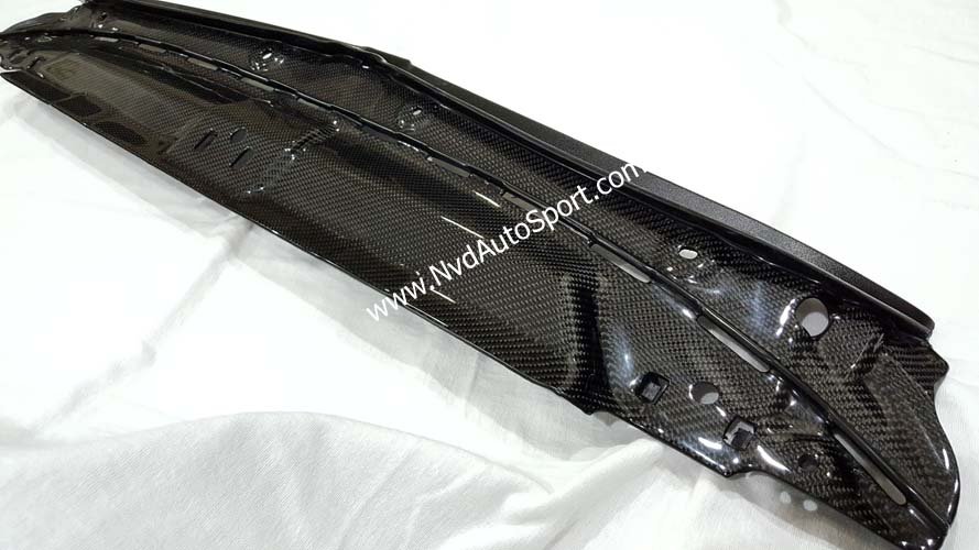 BMW G20, G22, G80 M3, G82 M4 Carbon fiber Engine Compartment center cover