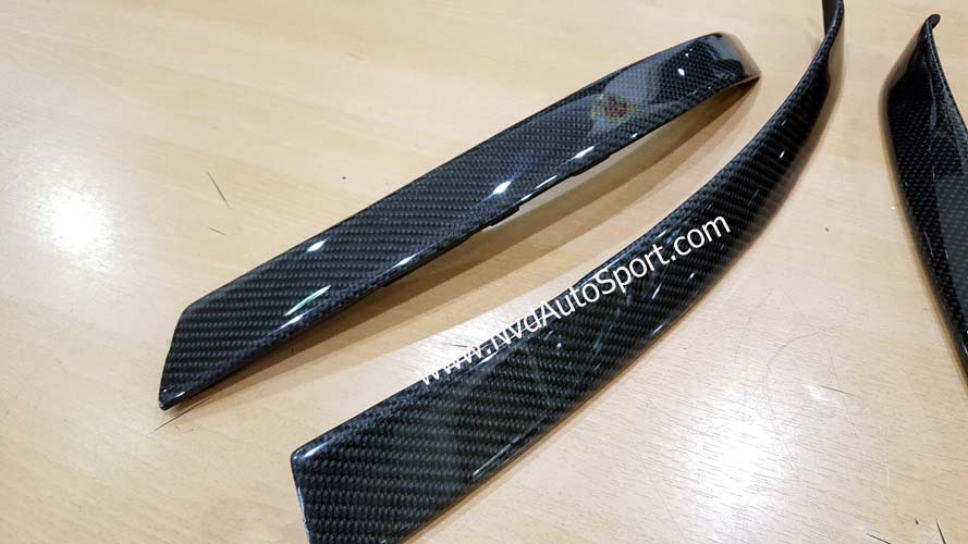 BMW E60, E60 M5 Carbon fiber interior door pull caps