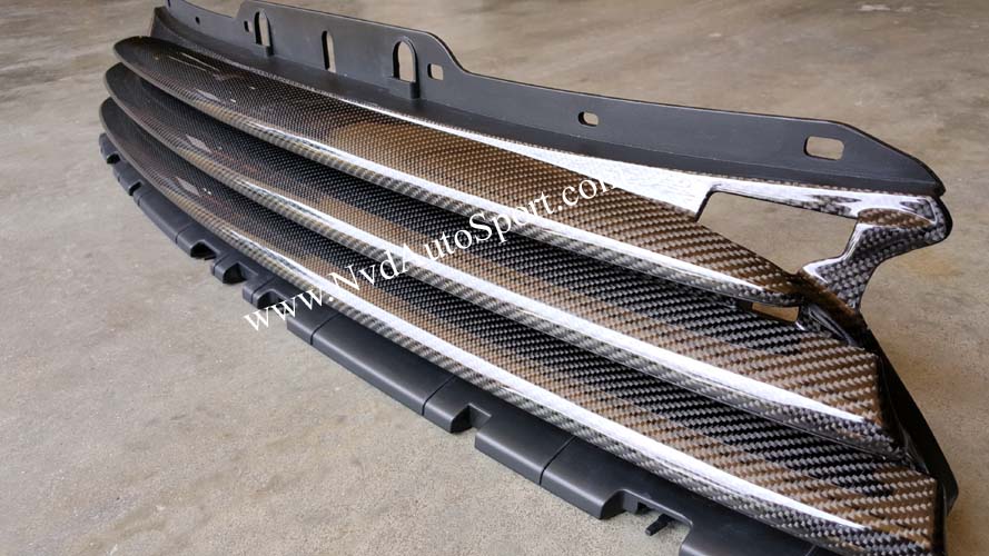 Mini R55, R56, R57, R58, R59 carbon fiber front grille center section